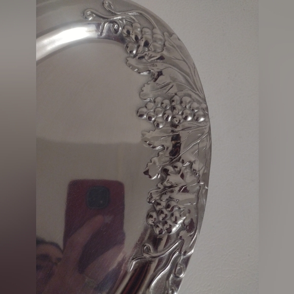 Vtg Wilton Armetale Silver Pewter Grape Motif Oval Platter Tray USA 11.7" - Picture 3 of 7
